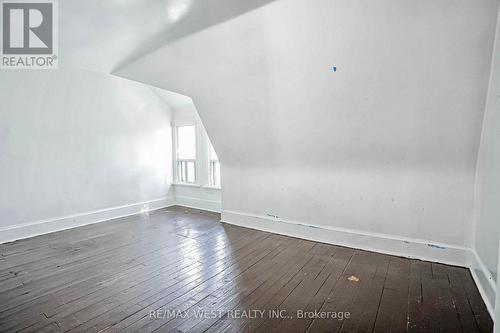 10 Afton Avenue, Toronto, ON - Indoor Photo Showing Other Room