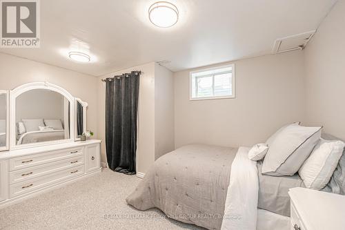 143 Monique Crescent, Barrie, ON - Indoor Photo Showing Bedroom