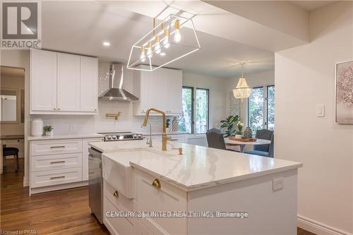 1006 Golfview Road, Peterborough (Monaghan), ON - Indoor Photo Showing Kitchen