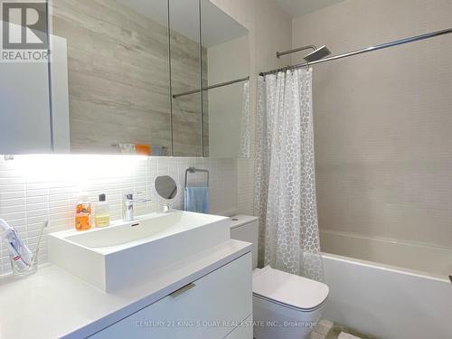 912 - 170 Bayview Avenue, Toronto, ON - Indoor Photo Showing Bathroom