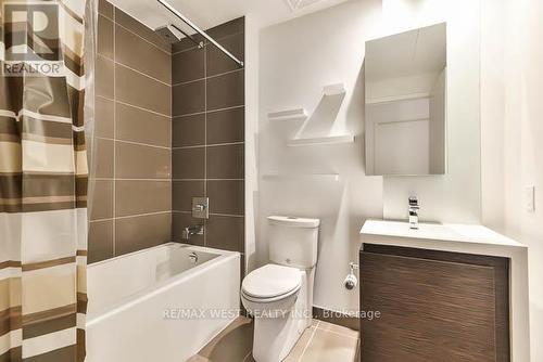 431 - 1030 King Street W, Toronto, ON - Indoor Photo Showing Bathroom