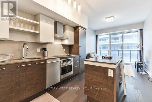 431 - 1030 King Street W, Toronto, ON - Indoor Photo Showing Kitchen