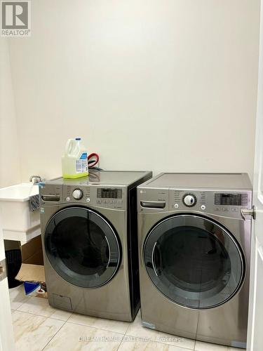 68 Mohandas Drive, Markham, ON - Indoor Photo Showing Laundry Room