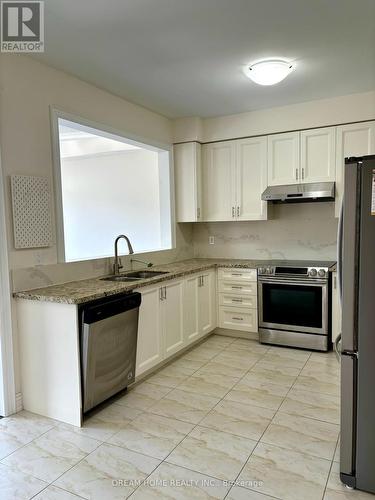 68 Mohandas Drive, Markham, ON - Indoor Photo Showing Kitchen