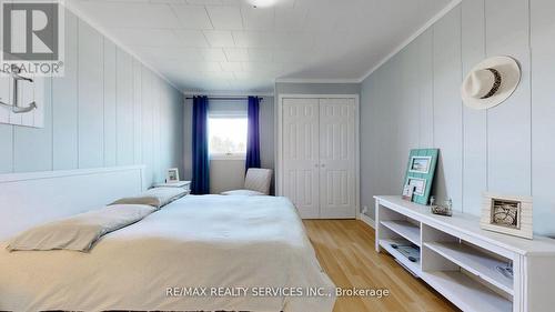 7811 Highway 89, Adjala-Tosorontio, ON - Indoor Photo Showing Bedroom