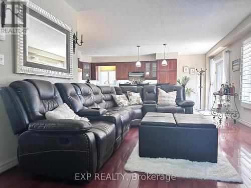 59 Highlands Crescent, Collingwood, ON - Indoor Photo Showing Living Room