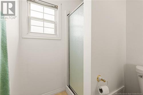 9 Avery Street, Moncton, NB - Indoor Photo Showing Bathroom