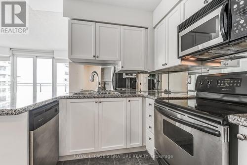 1211 - 2121 Lake Shore Boulevard W, Toronto, ON - Indoor Photo Showing Kitchen With Double Sink With Upgraded Kitchen