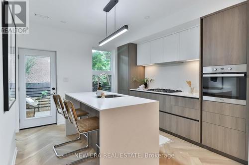 118 Cambridge Avenue, Toronto, ON - Indoor Photo Showing Kitchen With Upgraded Kitchen