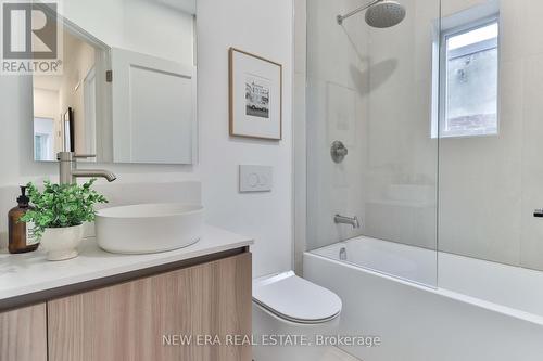 118 Cambridge Avenue, Toronto, ON - Indoor Photo Showing Bathroom