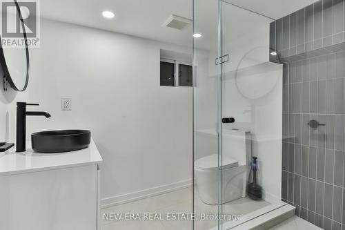 118 Cambridge Avenue, Toronto, ON - Indoor Photo Showing Bathroom