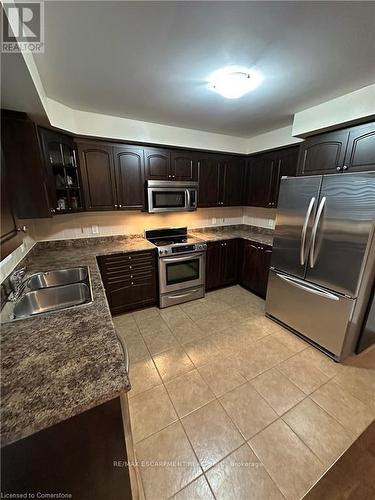 25 Newport Crescent, Hamilton, ON - Indoor Photo Showing Kitchen With Double Sink