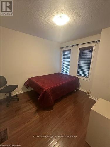 25 Newport Crescent, Hamilton, ON - Indoor Photo Showing Bedroom