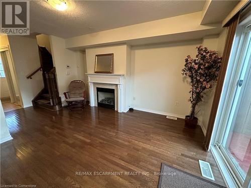 25 Newport Crescent, Hamilton, ON - Indoor With Fireplace