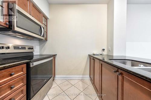 503 - 16 Concord Place N, Grimsby, ON - Indoor Photo Showing Kitchen