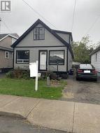 98 EAST 18TH STREET W  Hamilton, ON L9A 4N8