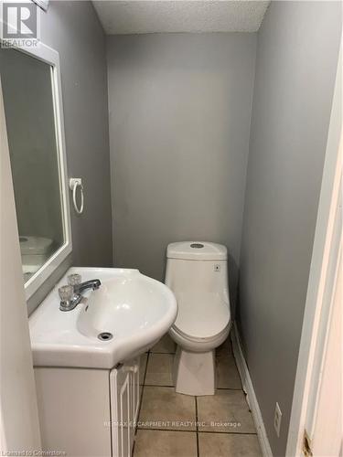 98 East 18Th Street W, Hamilton, ON - Indoor Photo Showing Bathroom