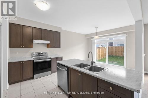 8620 Pawpaw Lane, Niagara Falls, ON - Indoor Photo Showing Kitchen With Double Sink