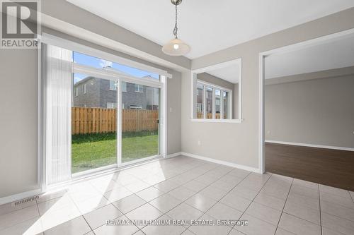 8620 Pawpaw Lane, Niagara Falls, ON - Indoor Photo Showing Other Room