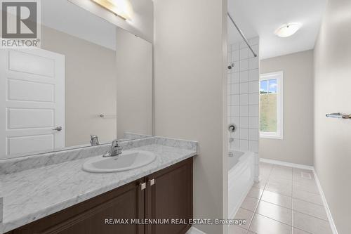 8620 Pawpaw Lane, Niagara Falls, ON - Indoor Photo Showing Bathroom