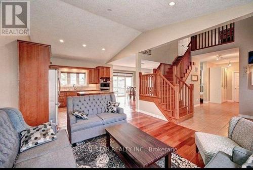 89 Finch Avenue, Woodstock, ON - Indoor Photo Showing Living Room