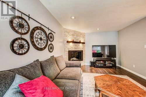 291 Cooper Street, Cambridge, ON - Indoor Photo Showing Living Room With Fireplace