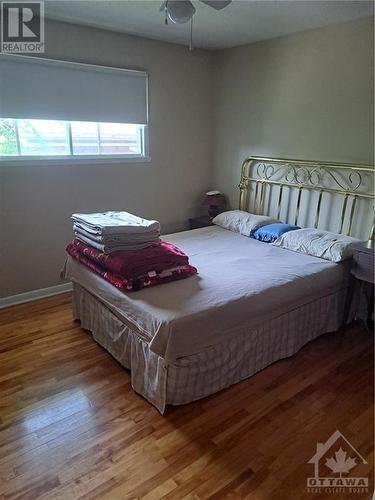 2426 Magnus Avenue, Ottawa, ON - Indoor Photo Showing Bedroom