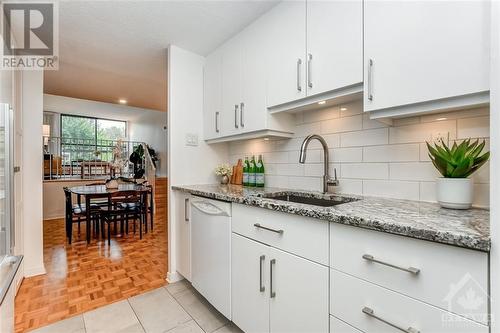 525 St Laurent Boulevard Unit#10, Ottawa, ON - Indoor Photo Showing Kitchen With Upgraded Kitchen