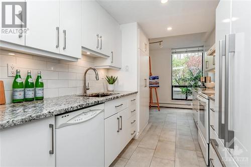 525 St Laurent Boulevard Unit#10, Ottawa, ON - Indoor Photo Showing Kitchen With Upgraded Kitchen