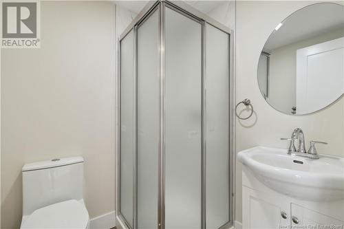 423 Neill Street, Fredericton, NB - Indoor Photo Showing Bathroom