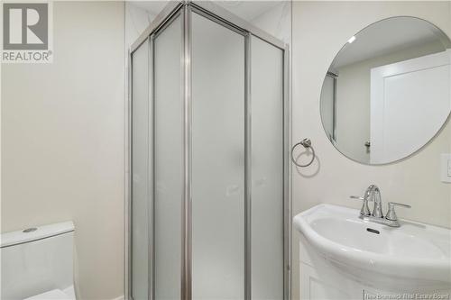 423 Neill Street, Fredericton, NB - Indoor Photo Showing Bathroom