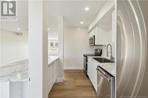 423 Neill Street, Fredericton, NB - Indoor Photo Showing Kitchen With Stainless Steel Kitchen With Upgraded Kitchen