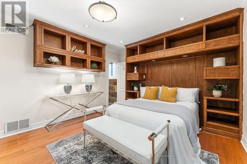 9 Sifton Court, Toronto, ON - Indoor Photo Showing Bedroom