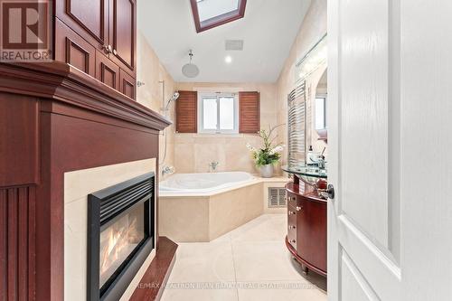 9 Sifton Court, Toronto, ON - Indoor Photo Showing Other Room