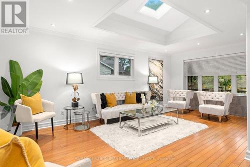 9 Sifton Court, Toronto, ON - Indoor Photo Showing Living Room