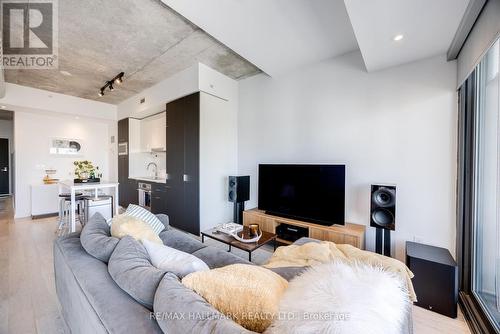 1105 - 170 Bayview Avenue, Toronto, ON - Indoor Photo Showing Living Room