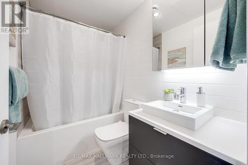 1105 - 170 Bayview Avenue, Toronto, ON - Indoor Photo Showing Bathroom