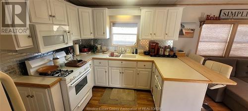 3 Allan Street Unit# B31, Dover Centre, ON - Indoor Photo Showing Kitchen