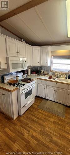 3 Allan Street Unit# B31, Dover Centre, ON - Indoor Photo Showing Kitchen With Double Sink