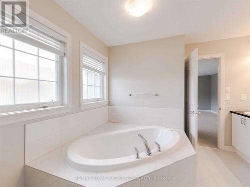 1100 Woodhaven Drive, Kingston, ON - Indoor Photo Showing Bathroom