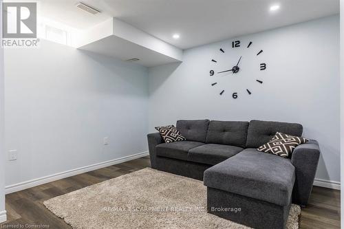 9 - 81 Valridge Drive, Hamilton, ON - Indoor Photo Showing Living Room