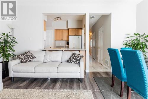 9 - 81 Valridge Drive, Hamilton, ON - Indoor Photo Showing Living Room