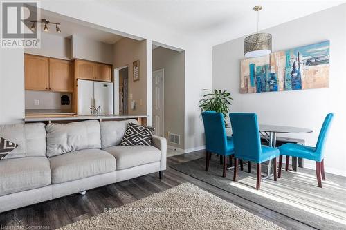 9 - 81 Valridge Drive, Hamilton, ON - Indoor Photo Showing Living Room