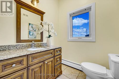 556389 Mulmur Melancthon Town Line, Mulmur, ON - Indoor Photo Showing Bathroom