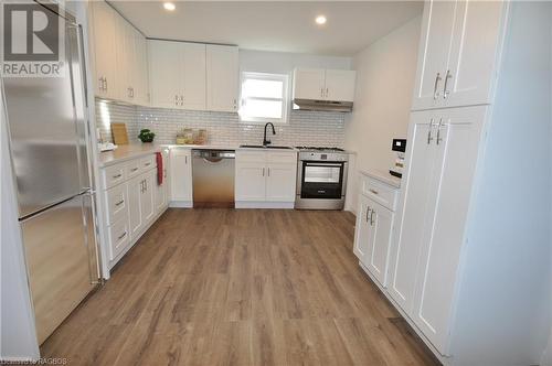 601 7Th St A E, Owen Sound, ON - Indoor Photo Showing Kitchen With Upgraded Kitchen