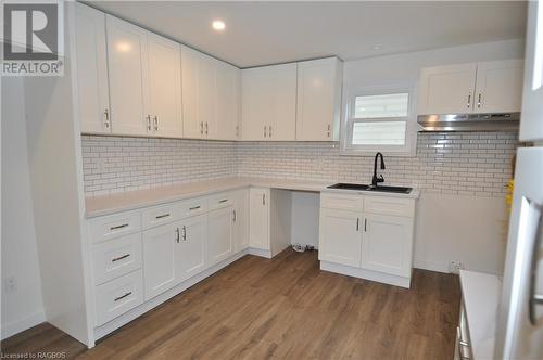 Lots of Cupboards - 601 7Th St A E, Owen Sound, ON - Indoor Photo Showing Kitchen