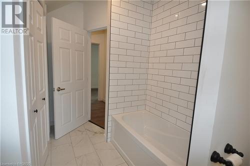 Second Floor New 4 piece Bathroom - 601 7Th St A E, Owen Sound, ON - Indoor Photo Showing Bathroom