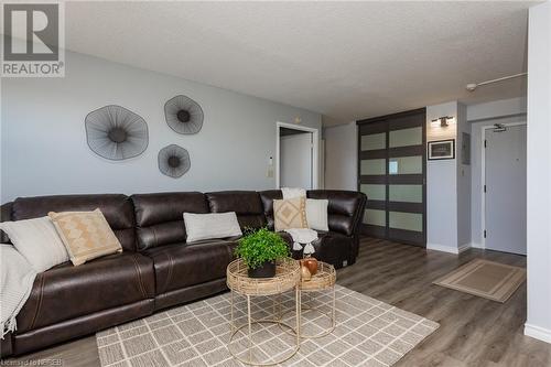 330 Sixth Avenue W Unit# 503, North Bay, ON - Indoor Photo Showing Living Room