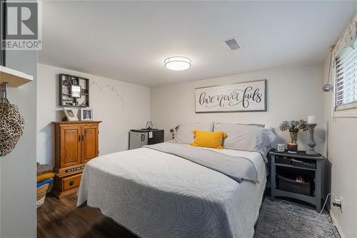 361 Devine Street, Sarnia, ON - Indoor Photo Showing Bedroom