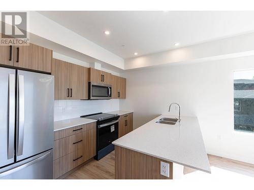 2345 Butt Road Unit# 215, West Kelowna, BC - Indoor Photo Showing Kitchen With Stainless Steel Kitchen With Double Sink